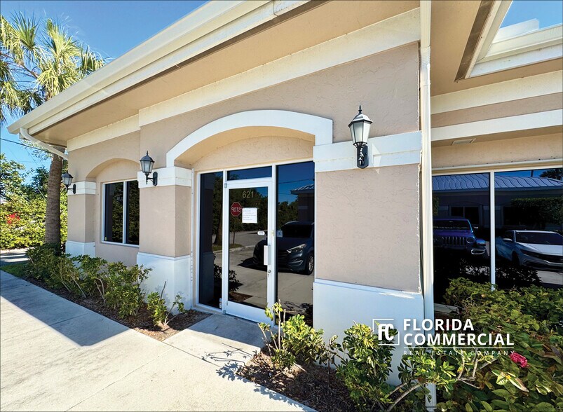 More Photos Of 609-673 SE Central Pky, Stuart Office For Lease