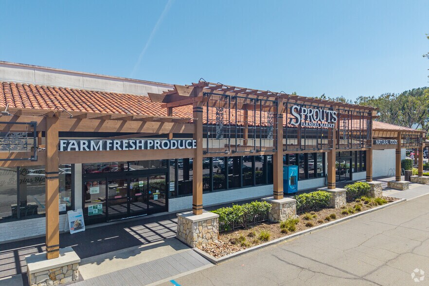 Primary Photo Of 982-1014 S Westlake Blvd, Westlake Village General Retail For Lease