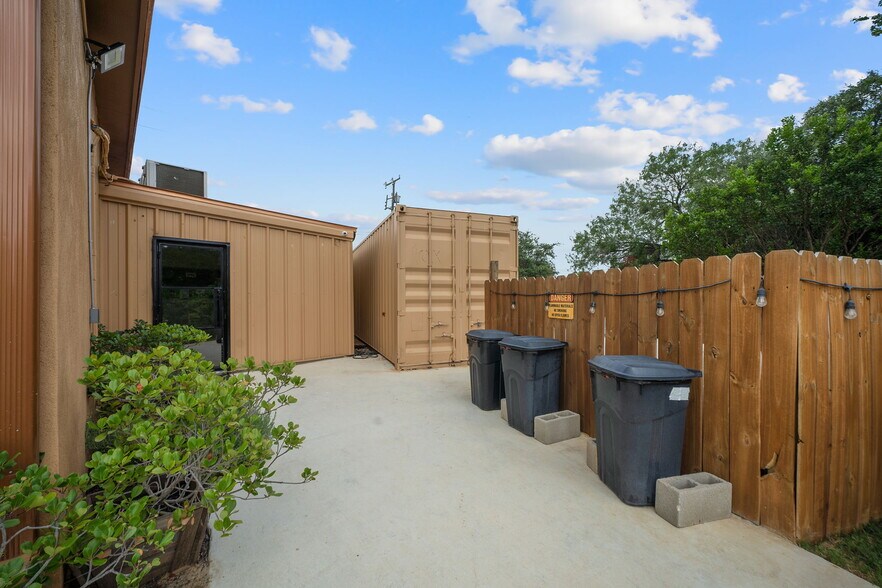 More Photos Of 19588 K St, Somerset Restaurant For Sale