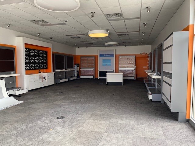 More Photos Of 1004 18th Ave NW, Austin Storefront For Lease