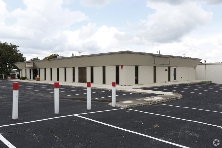 Primary Photo Of 307 W Rhapsody Dr, San Antonio Light Manufacturing For Sale
