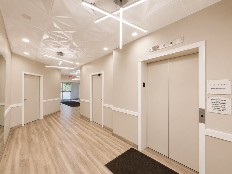 More Photos Of 30 Jordan Ln, Wethersfield Office For Sale
