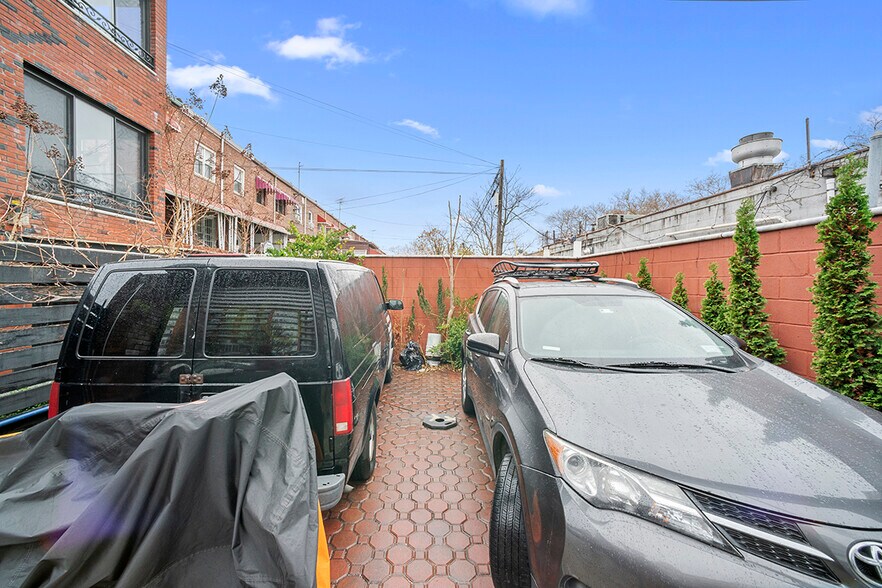 More Photos Of 70 E 39th St, Brooklyn Apartments For Sale