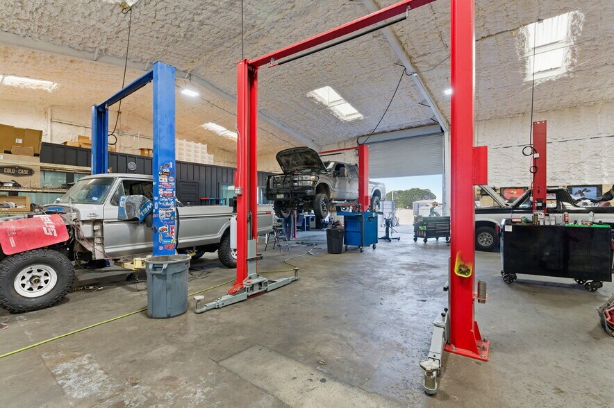 More Photos Of 20820 Fm-2854 Rd, Montgomery Auto Repair For Sale