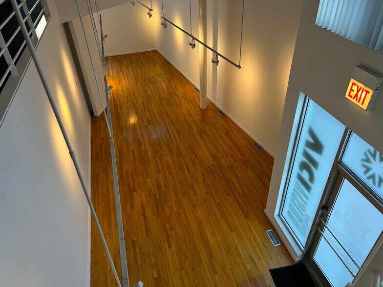 More Photos Of 740 N Ogden Ave, Chicago Office Residential For Lease