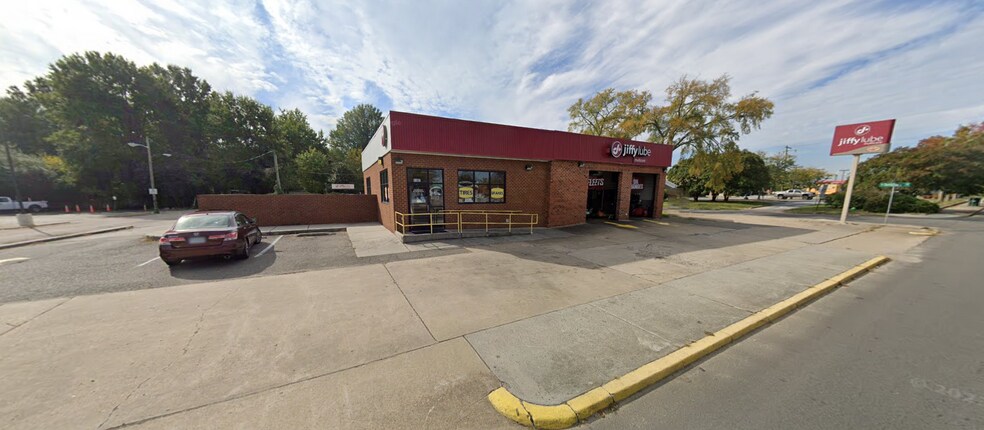 More Photos Of 1107 Azalea Ave, Richmond Auto Repair For Sale