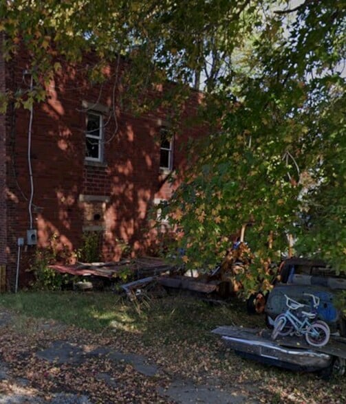 More Photos Of 412 Paul St, Gorham General Retail For Sale