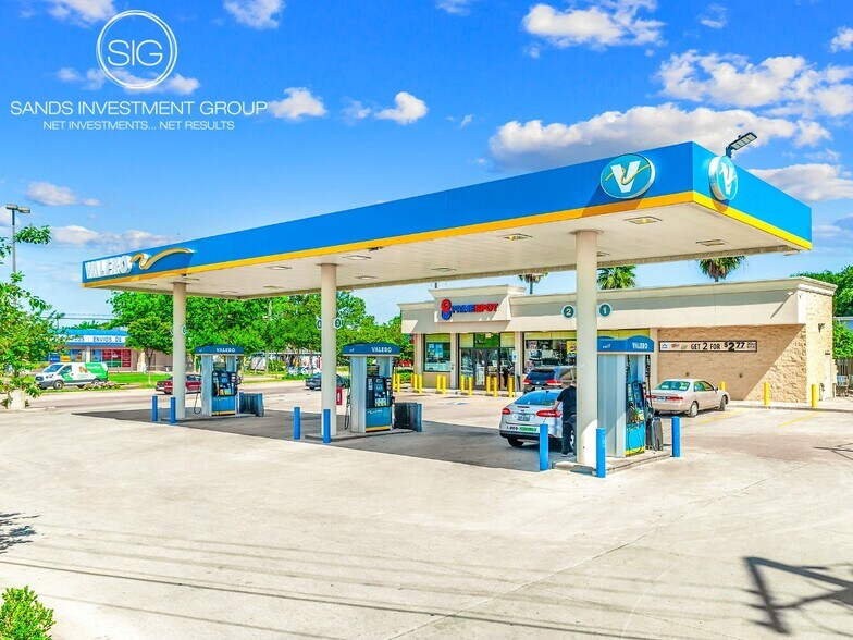 Primary Photo Of 9366 Long Point Rd, Houston Convenience Store For Sale