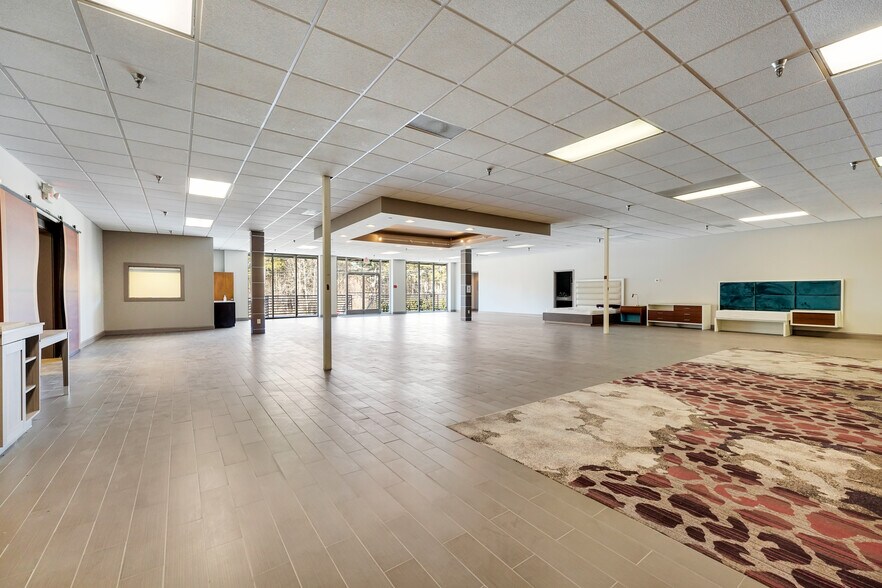 More Photos Of 1900 Buford Hwy, Duluth Warehouse For Lease