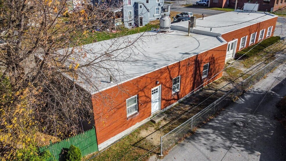 More Photos Of 256 Benmont Ave, Bennington Freestanding For Sale