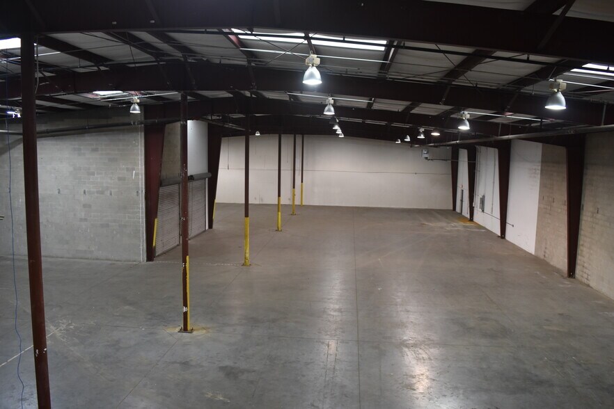 More Photos Of 13000 Automobile Blvd N, Clearwater Warehouse For Lease