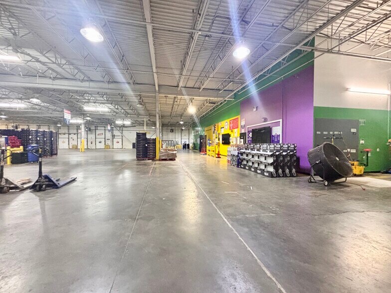 More Photos Of 328 Selleck St, Stamford Food Processing For Lease