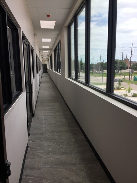 More Photos Of 701 Pin Oak Rd, Katy Storefront Retail Office For Lease