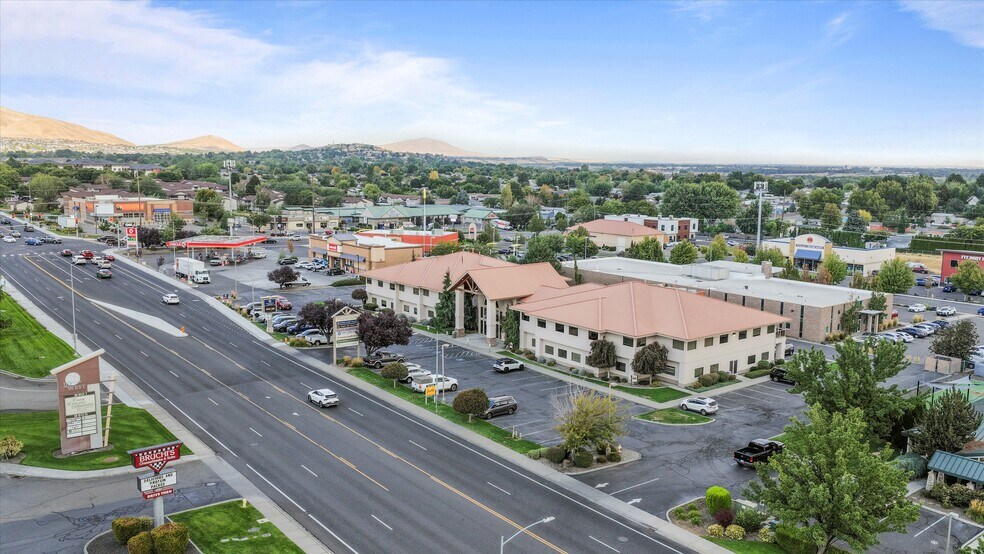 More Photos Of 8836 W Gage Blvd, Kennewick Office For Sale