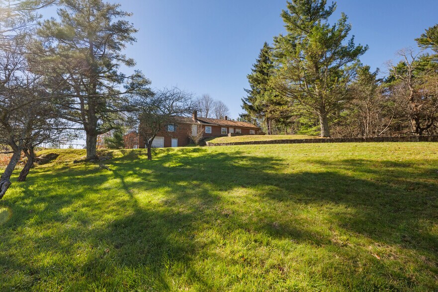 More Photos Of 986 Ransom St, Blowing Rock Land For Sale
