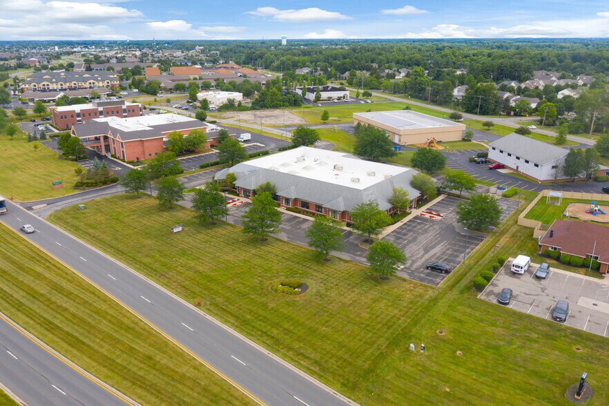 More Photos Of 10567 Sawmill Pky, Powell Office For Lease