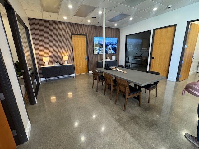 More Photos Of 11621 Markon St, Garden Grove Manufacturing For Lease