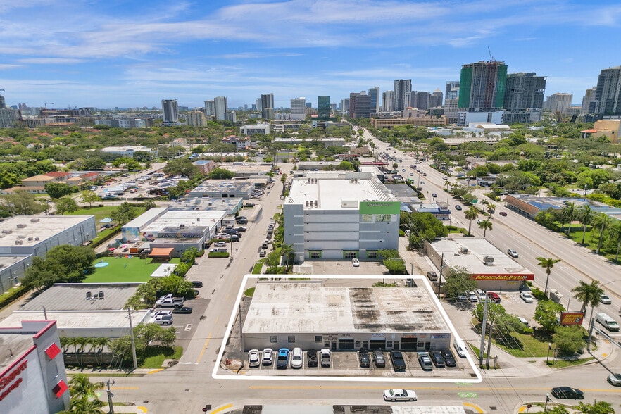 More Photos Of 828 NW 1st St, Fort Lauderdale Service For Sale