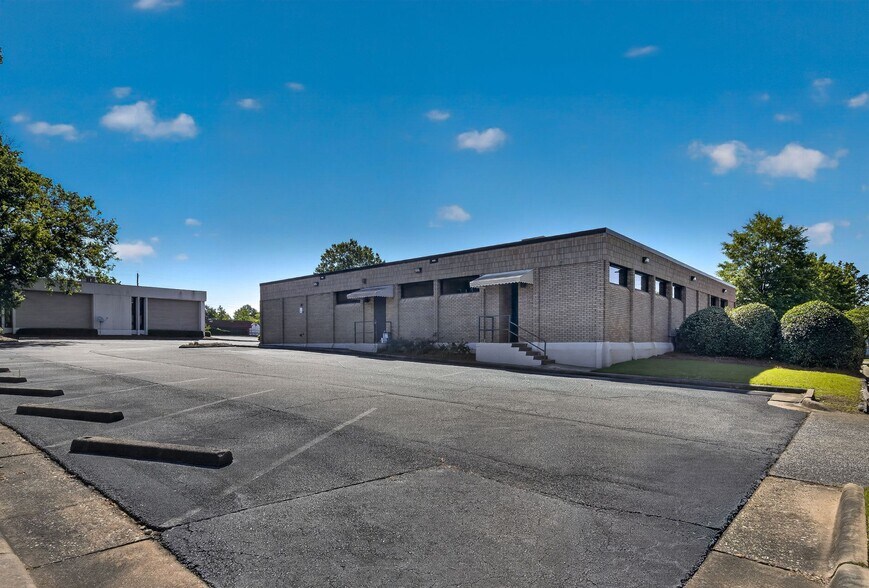 More Photos Of 1942 North Ave, Columbus Medical For Lease