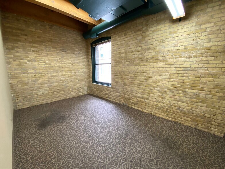 More Photos Of 413 Wacouta St, Saint Paul Office Residential For Lease