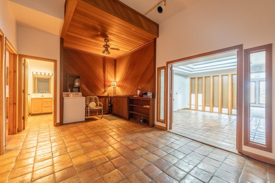 More Photos Of 3519 Bigelow Blvd, Pittsburgh Office For Sale