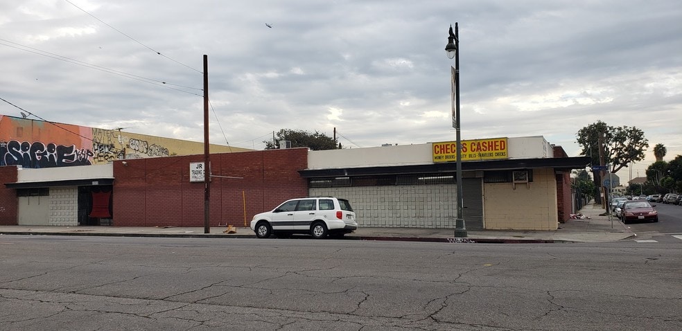 More Photos Of 2312-2320 S Main St, Los Angeles Warehouse For Lease