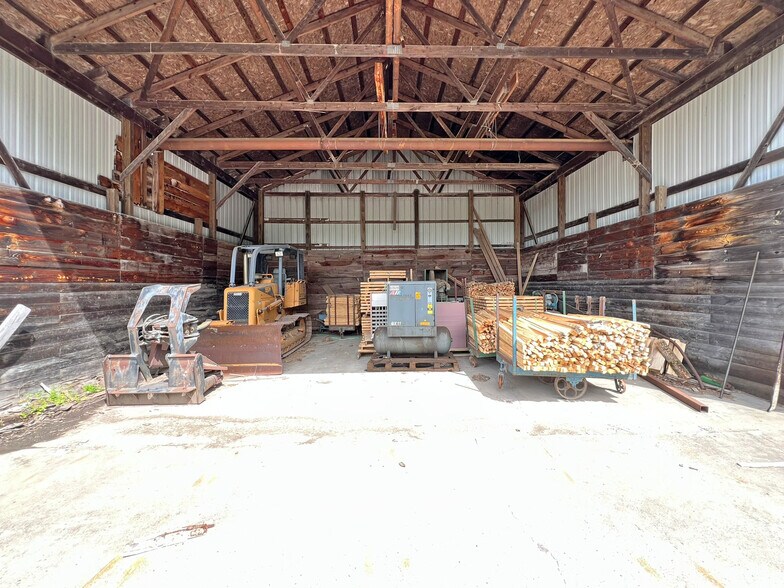 More Photos Of 9711 Perry Hwy, Waterford Warehouse For Sale