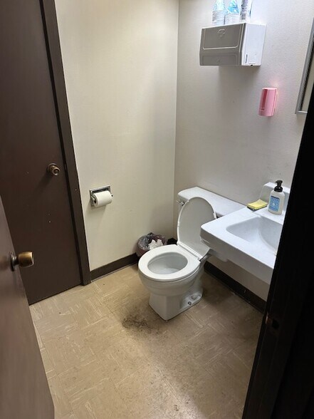 More Photos Of 4225 2nd Ave N, Great Falls Warehouse For Sale