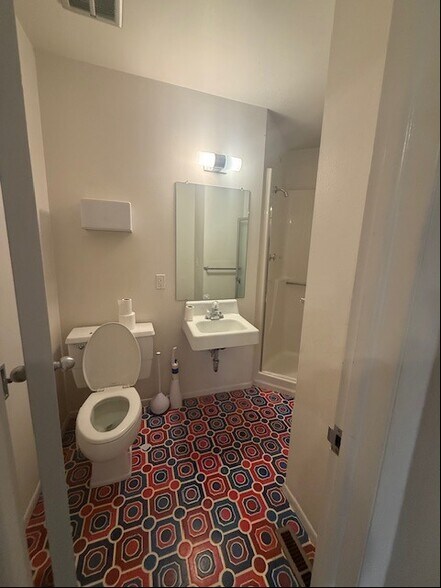 More Photos Of 2677 N Taft Ave, Loveland Medical For Sale