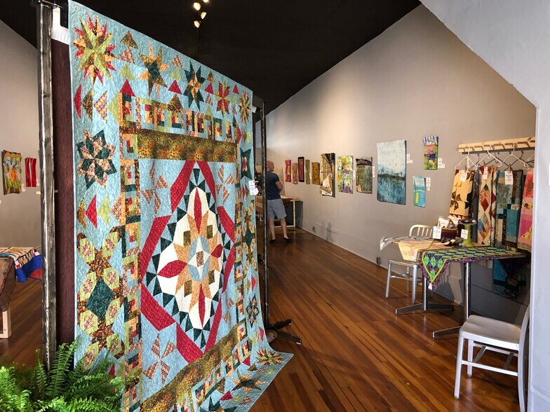 More Photos Of 17 Main St, Penn Yan Storefront Retail Residential For Lease