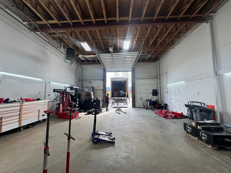 More Photos Of 7449 Old Seward Hwy, Anchorage Storefront For Lease
