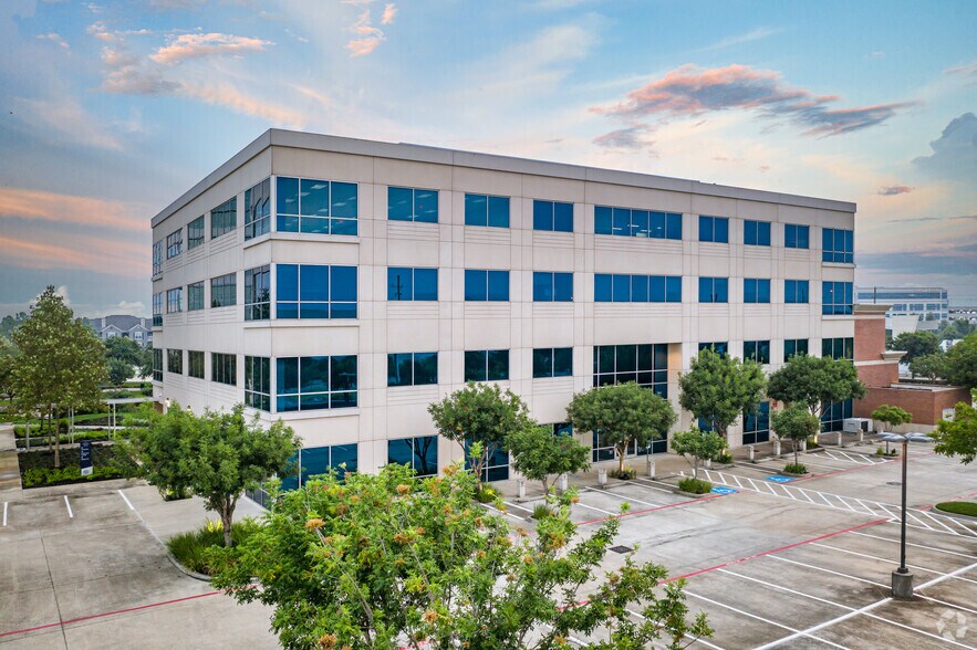 More Photos Of 10603 W Sam Houston Pky N, Houston Unknown For Lease