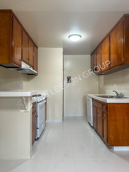 More Photos Of 1776 W Glencrest Ave, Anaheim Apartments For Sale