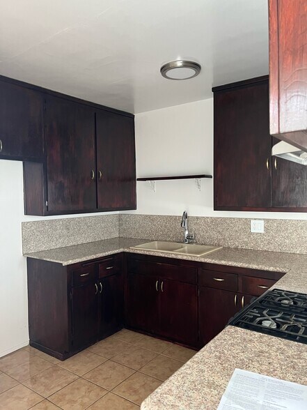More Photos Of 16701 S Berendo Ave, Gardena Apartments For Sale