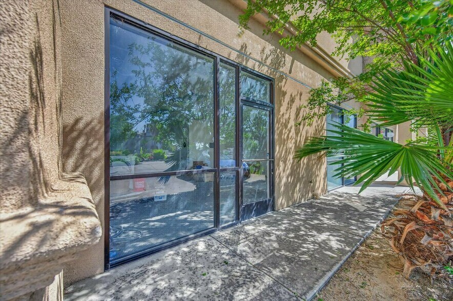 More Photos Of 8339 W Elm Ave, San Joaquin General Retail For Lease