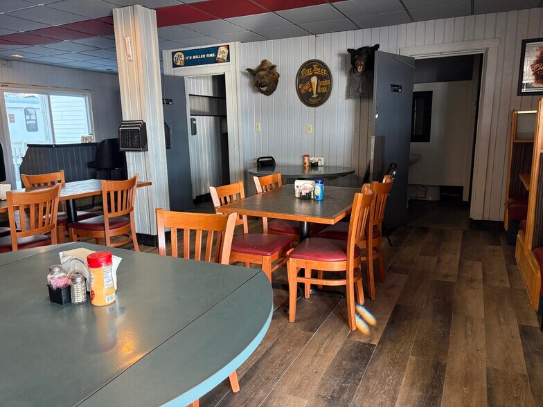 More Photos Of 1040 S Wayne St, Saint Marys Restaurant For Sale