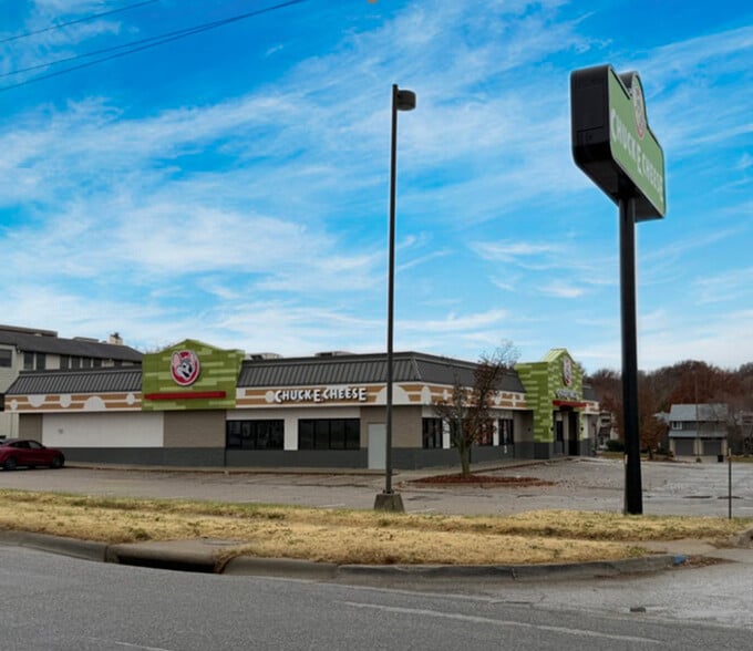 Primary Photo Of 2215 SW Wanamaker Rd, Topeka Freestanding For Lease