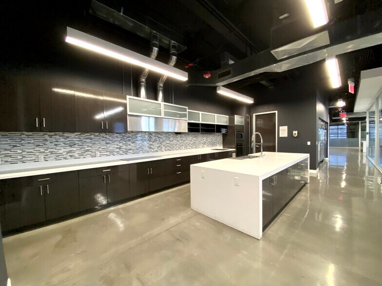 More Photos Of 6010 S Durango Dr, Las Vegas Loft Creative Space For Sale