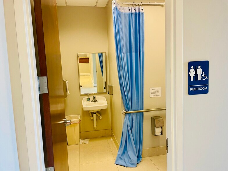 More Photos Of 1600 N Federal Hwy, Pompano Beach Medical For Lease