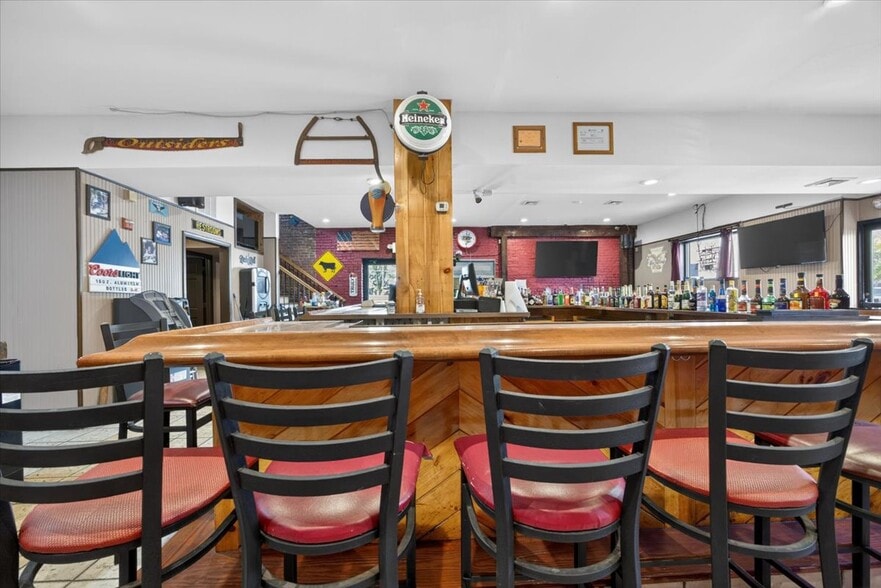More Photos Of 650-654 S Main St, Wilkes-Barre Bar For Sale