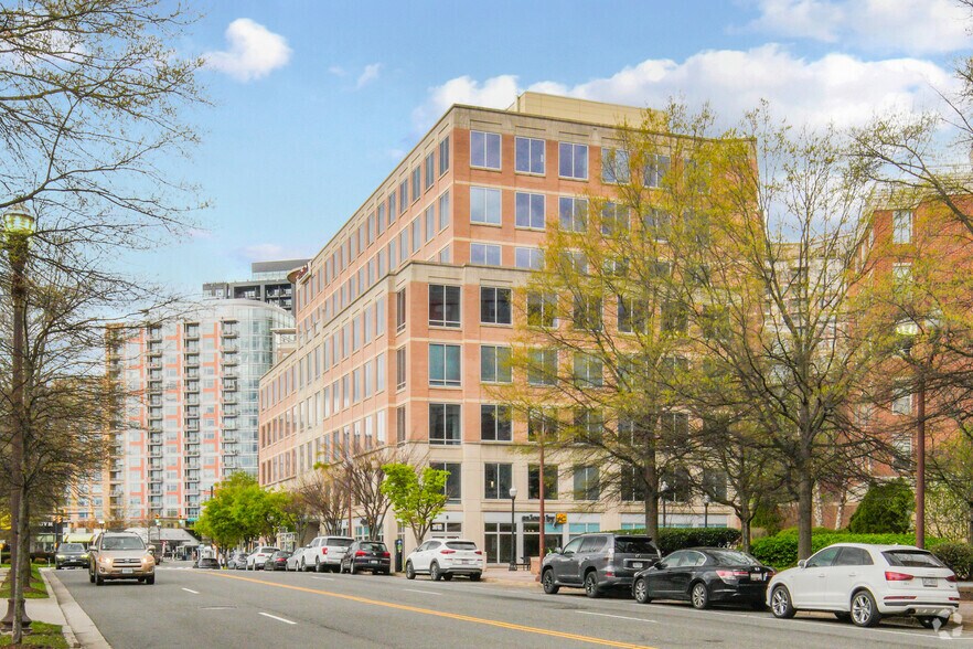 More Photos Of 3865 Wilson Blvd, Arlington Office For Lease