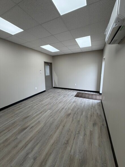 More Photos Of 190 Morris Dr, Harrodsburg Warehouse For Lease