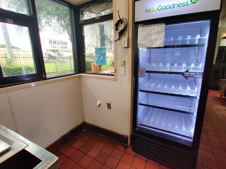 More Photos Of 17721 NW 27th Ave, Miami Gardens Restaurant For Lease