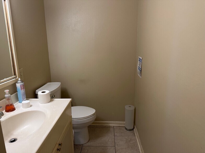 More Photos Of 1405 Moss St, Lafayette Office For Sale