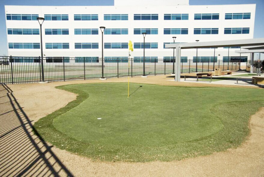 More Photos Of 6001 Deauville, Midland Office For Lease