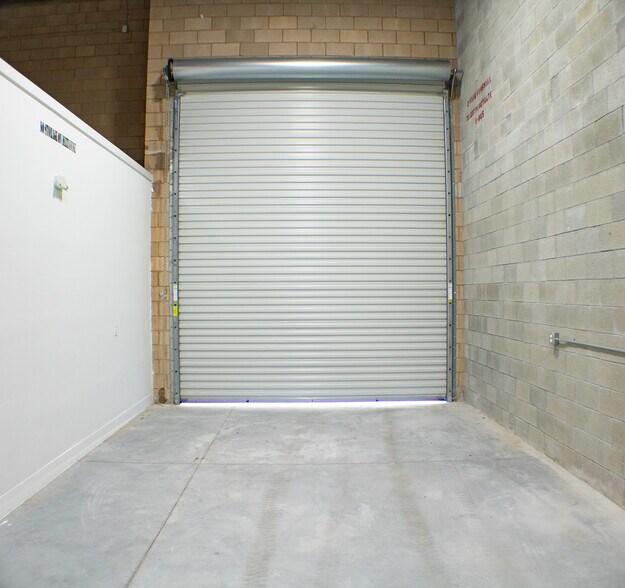 More Photos Of 3558 Plover Ave, Naples Light Manufacturing For Sale