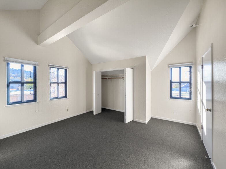 More Photos Of 2974-2980 College Ave, Berkeley Apartments For Lease