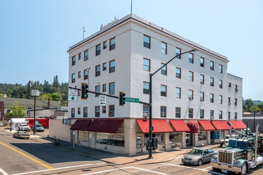 Primary Photo Of 803-815 SE Stephens St, Roseburg Multifamily For Sale