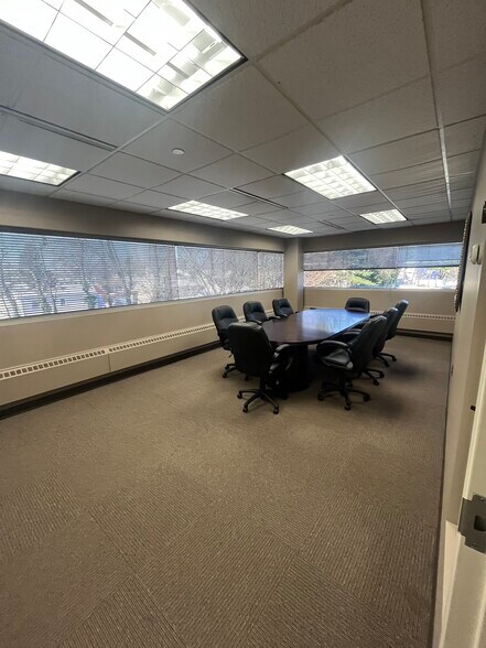 More Photos Of 16-00 State Route 208, Fair Lawn Office For Lease