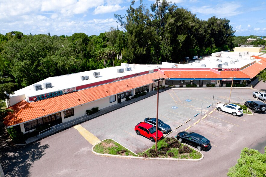 More Photos Of 3915-4105 Cortez Rd, Bradenton Storefront Retail Office For Lease